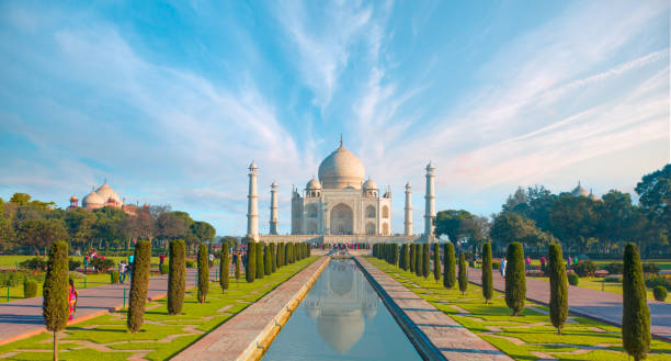 istock Taj Mahal at sunset - Agra, India 1620176401