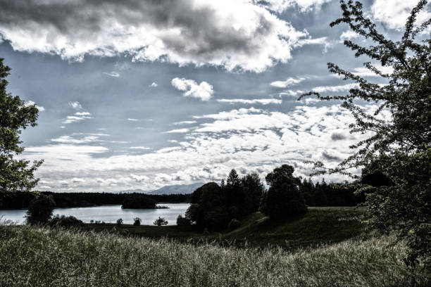 Aperture 11, exposure time 1/500 sec., ISO 160, focal length 28 mm, UV filter, sun visor, full format camera,  post-processing on low-key,