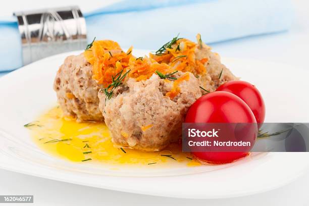Meatballs Em Um Prato Branco - Fotografias de stock e mais imagens de Almôndegas - Almôndegas, Azul, Carne