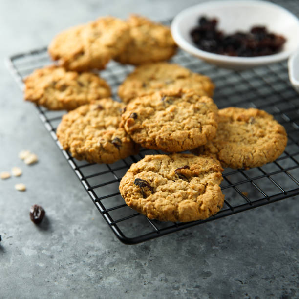 istock Oatmeal cookies 1620506283