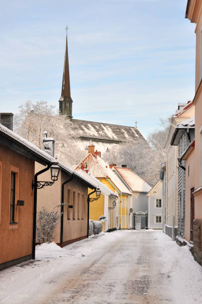 istock Winter street 1620561970