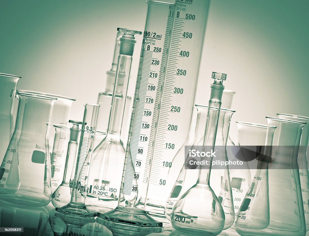 Material de vidrio de laboratorio - Foto de stock de Asistencia sanitaria y medicina libre de derechos