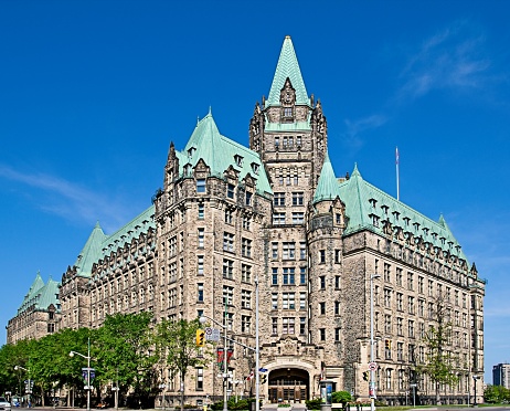 Photo taken on Elgin Street, with the Fairmont Chateau Laurier and the National War Memorial in the background