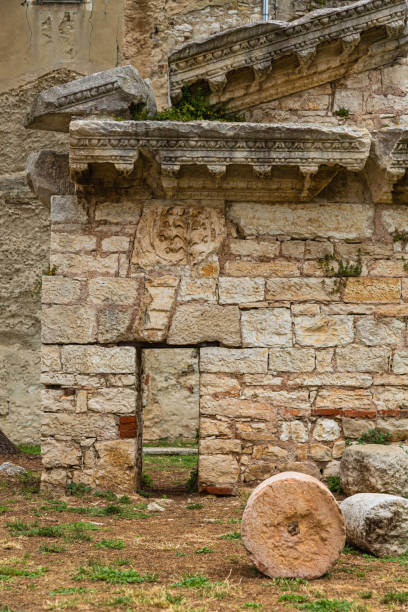 rovine del tempio di nettuno a parenzo, croazia - temple of neptune foto e immagini stock