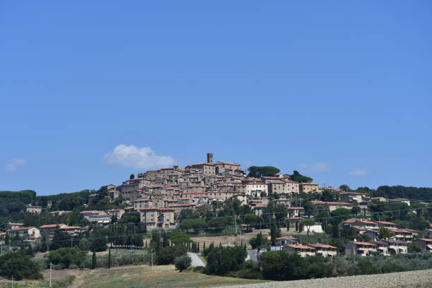 istock Medieval town of Casale Marittimo 1621126393