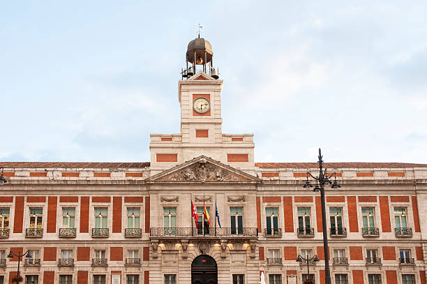 puerta del sol "quadrato, madrid, spagna - puerto de sol foto e immagini stock