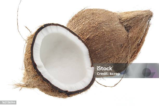 Coco - Fotografias de stock e mais imagens de Alimentação Saudável - Alimentação Saudável, Branco, Casca de Noz