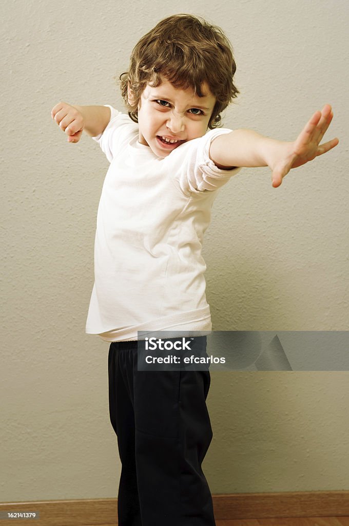 Niño de lucha - Foto de stock de 4-5 años libre de derechos