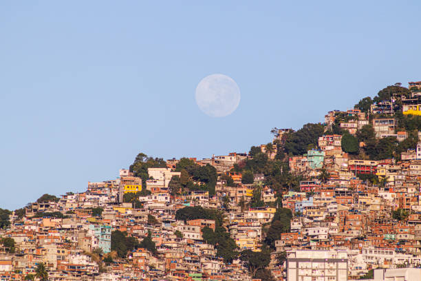 istock full moon and the Vidigal community. 1621419816