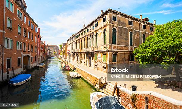 Canal Em Veneza - Fotografias de stock e mais imagens de Antigo - Antigo, Ao Ar Livre, Apartamento