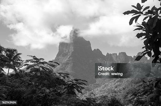 Monte Bali Hai Su Moorea Bianco E Nero - Fotografie stock e altre immagini di Bianco e nero - Bianco e nero, Fotografia - Immagine, Isola