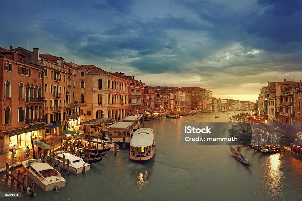 Гранд-канал Венеции после заката - Стоковые фото Венеция - Италия роялти-фри