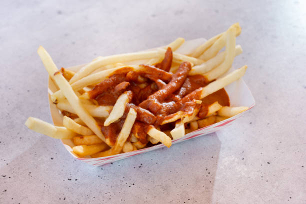 istock chili fries tray 1621505335