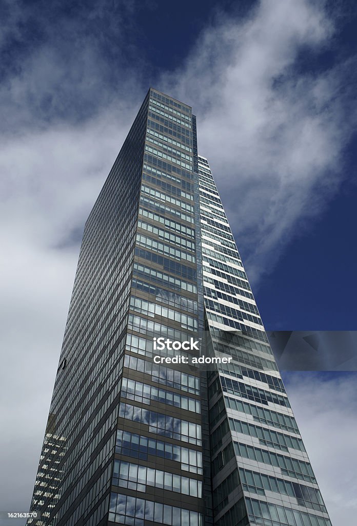 Wolkenkratzer und cloud - Lizenzfrei Architektur Stock-Foto