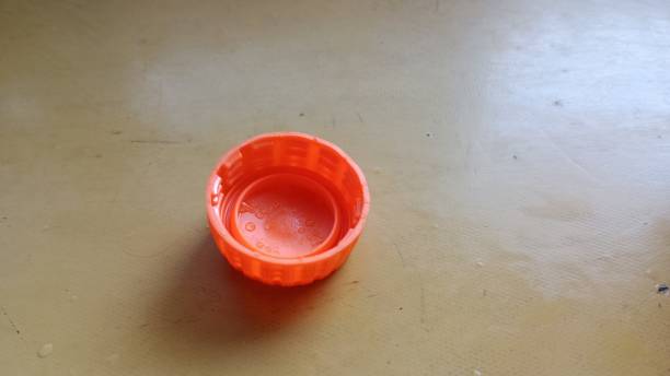 istock Unused orange soda bottle cap 1622102132