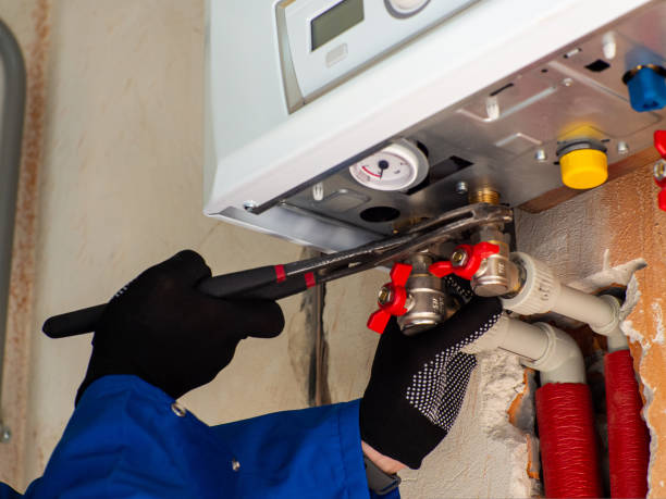 istock Installing heating and water pipes in apartment 1622167931