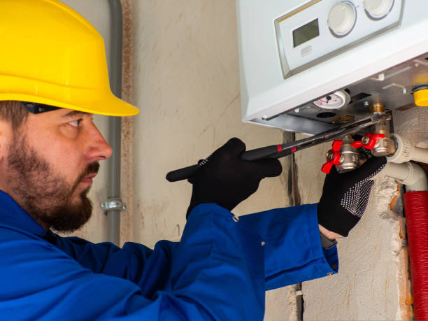 istock Installing heating and water pipes in apartment 1622167970