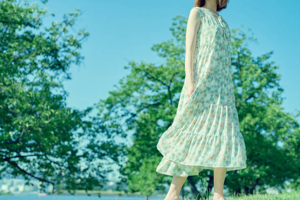 istock Young woman walking in a green space 1622215004
