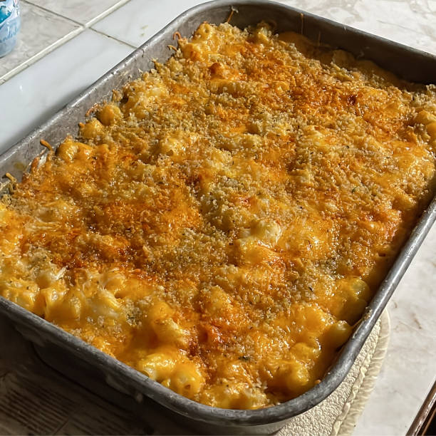istock Home style baked mac and cheese 1622233413