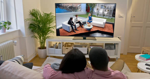 istock Couple watching TV at home 1622301605