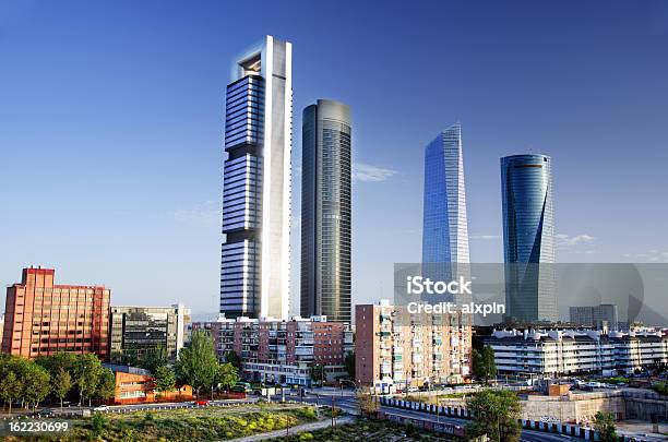 Небоскребы Мадрида — стоковые фотографии и другие картинки Мадрид - Мадрид, Линия горизонта, Башня