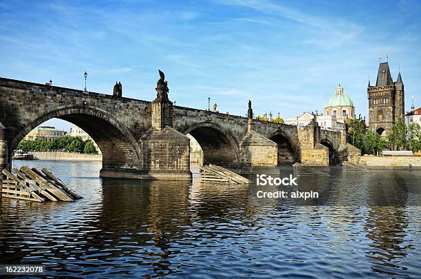 Karlsbrücke Prag Stockfoto und mehr Bilder von Alt - Alt, Architektur, Blau