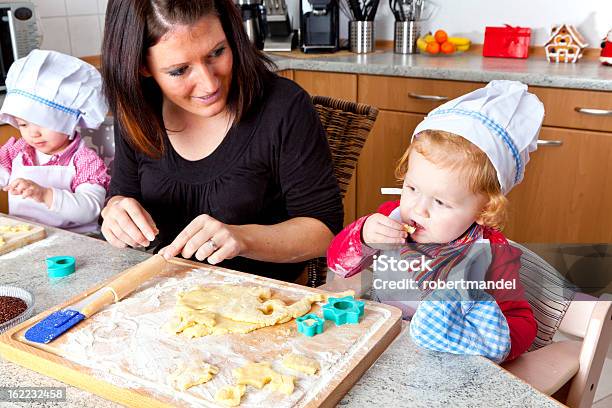 Natale Panetteria - Fotografie stock e altre immagini di Adulto - Adulto, Allegro, Ambientazione interna