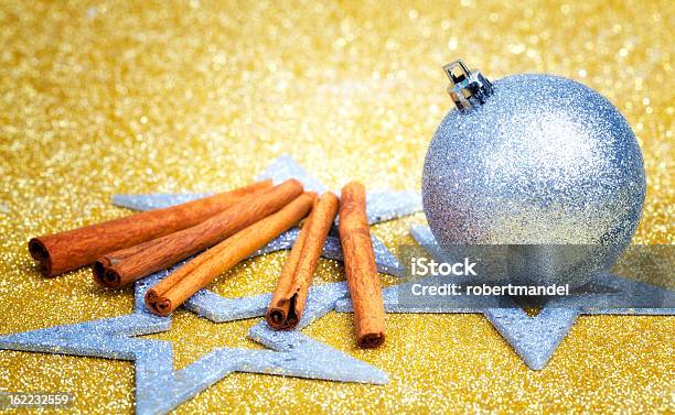 Bauble Natal - Fotografias de stock e mais imagens de Abeto - Abeto, Advento, Ambiente
