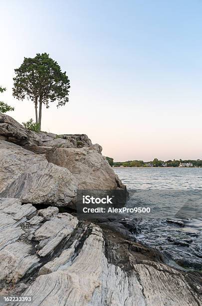 Felsigen Küste Von Connecticut Stockfoto und mehr Bilder von Abenddämmerung - Abenddämmerung, Atlantik, Baum