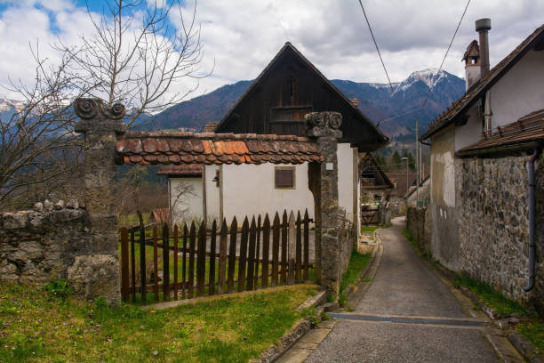 istock Lane in Luint, Italy 1622341466