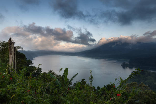 istock Beratan lake and surrounding hills in Bali 1622356552