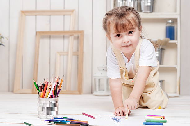 istock Girl-artist 162238223