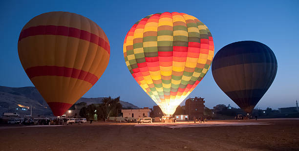 istock Hot air balloons 162241916