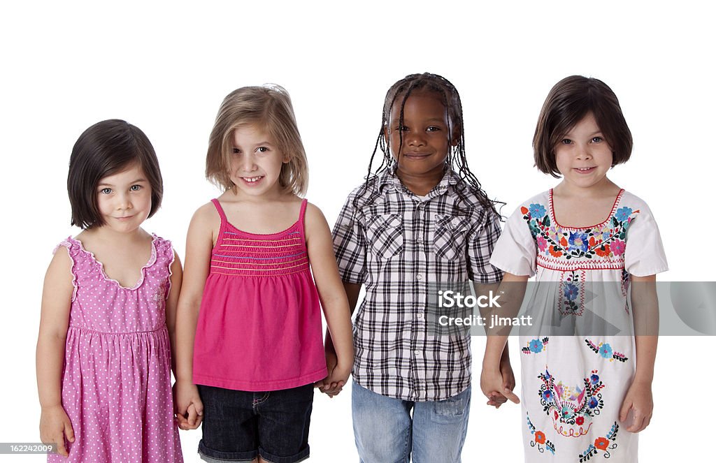 Groupe d'enfants diverses tenant mains - Photo de 2-3 ans libre de droits