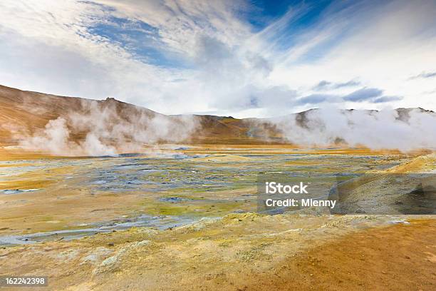 Surrealistyczny Krajobraz Islandia - zdjęcia stockowe i więcej obrazów Bez ludzi - Bez ludzi, Błoto, Chmura