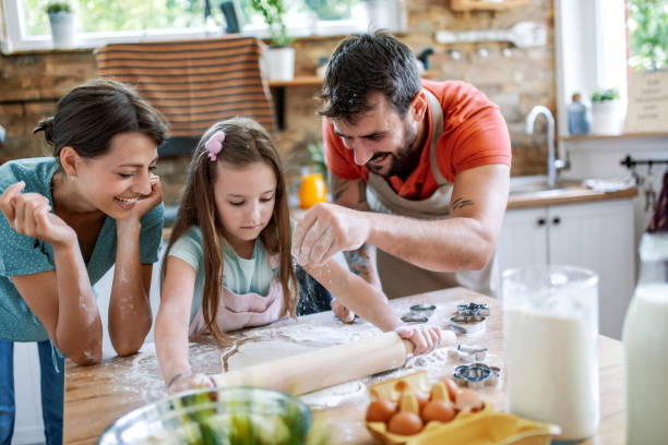 istock Family makes a cookie in the kitchen 1622433206