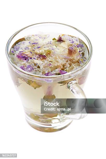 Malva Flor Té Aislado En Blanco Foto de stock y más banco de imágenes de Infusión - Bebida - Infusión - Bebida, Malva, Asistencia sanitaria y medicina