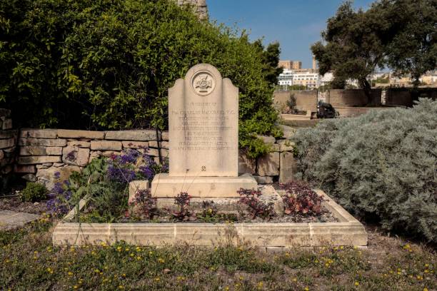tomb of charles mccorrie v.c., msida bastion garden of repose cemetery, malta, mediterranean - 1855 imagens e fotografias de stock