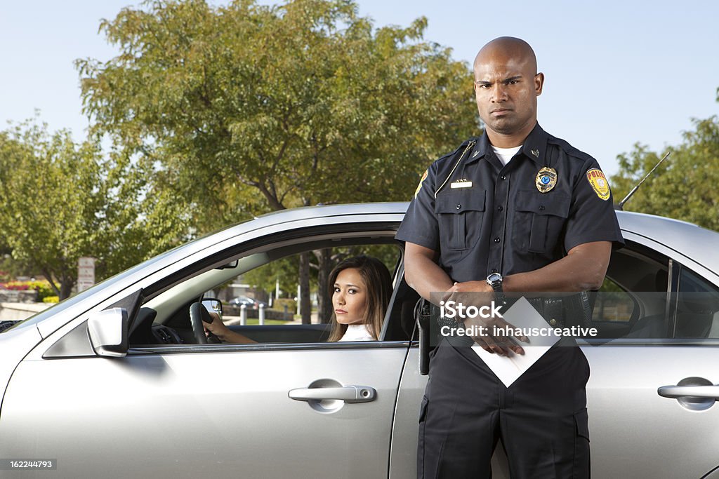 Полицейский Traffic Stop недовольный женщина - Стоковые фото Женщины роялти-фри