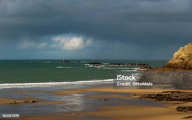 Foto de Wetter Am Meer e mais fotos de stock de Baía - Baía, Bretanha, Características do litoral