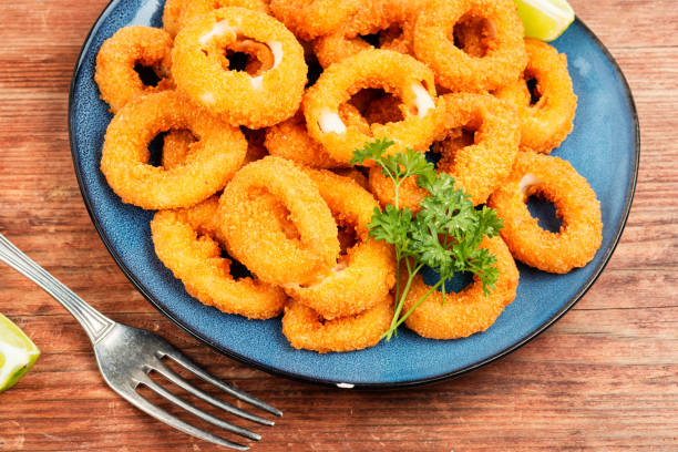 istock Frying delicious rings of squid 1622482628