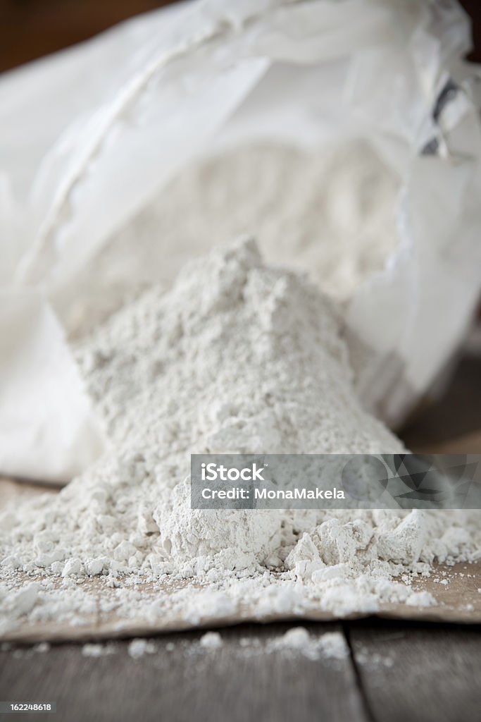 Diatomaceous earth Diatomaceous earth, natural and organic insecticide that kills insects by breaking their exoskeletons causing them to dehydrate. Also used in industry as filtration aid, abrasive, absorbent, stabilizer, thermal insulator and filler. Abrasive Stock Photo