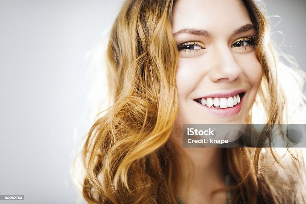 아름다운 젊은 여성 보보스 시크하다 - 로열티 프리 20-24세 스톡 사진