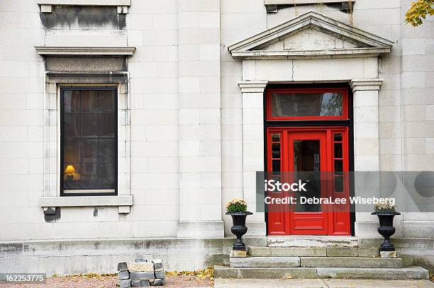 Serie Red Door - Fotografie stock e altre immagini di Kingston - Ontario - Kingston - Ontario, Ontario - Canada, Edificio adibito a uffici