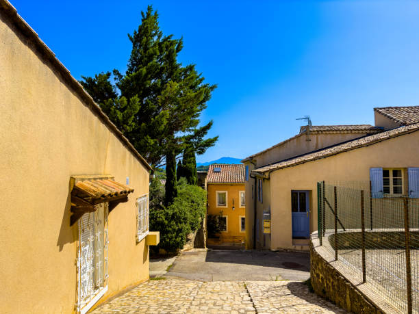 Village of Elegance: Roaming the Historic Streets ofChateauneuf-du-Pape