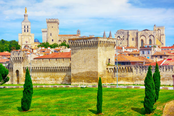 istock Cityscape of Avignon 1622563162