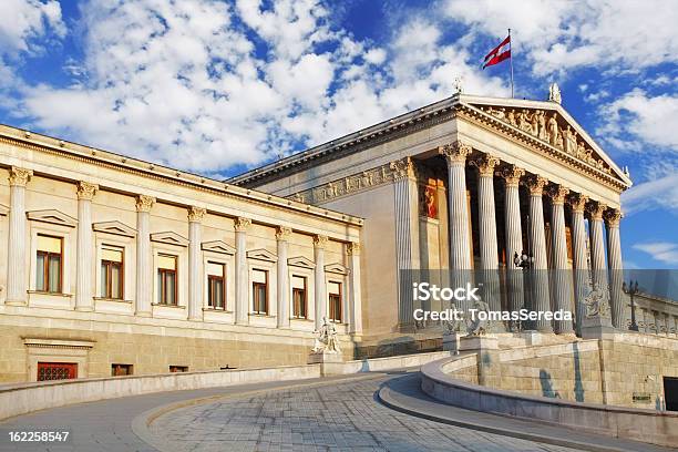Parlamento Austriaco A Vienna Austria - Fotografie stock e altre immagini di Alba - Crepuscolo - Alba - Crepuscolo, Ambientazione esterna, Architettura