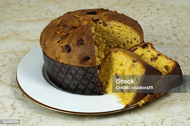 Panettone Stockfoto und mehr Bilder von Backen - Backen, Christmas Cake, Dessert