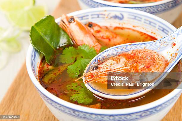 Tom Yum Goong - Fotografias de stock e mais imagens de Almoço - Almoço, Azul, Branco