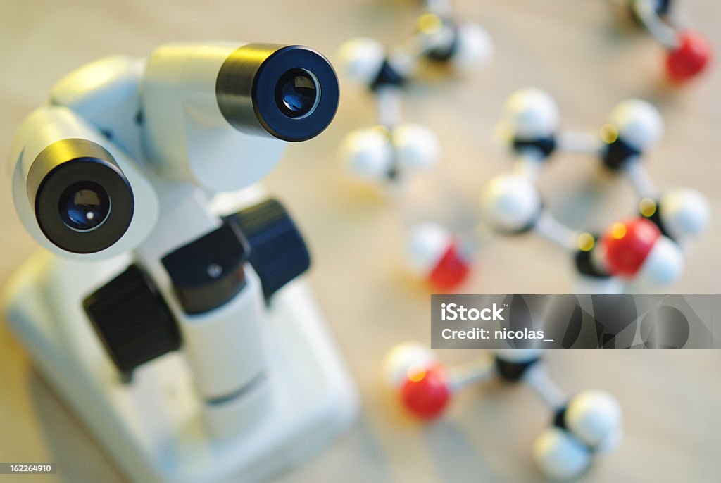 Microscope et les molécules - Photo de Apprentissage libre de droits